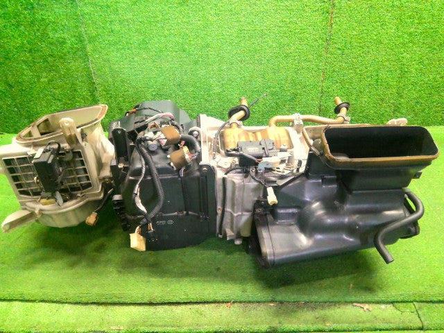【中古】ランドクルーザー S-HDJ81V カーヒーター 88510-60220