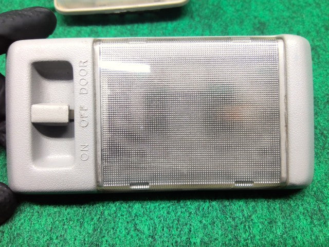 【中古】ランドクルーザー S-HDJ81V ルームランプ センター