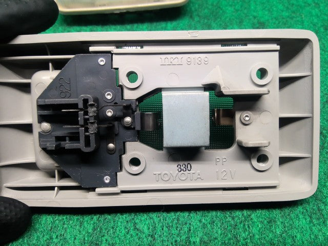 【中古】ランドクルーザー S-HDJ81V ルームランプ センター