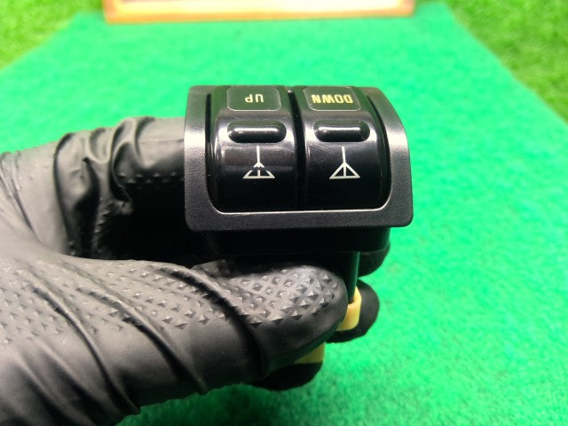 【中古】ランドクルーザー S-HDJ81V アンテナ スイッチ