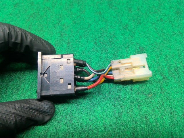 【中古】ランドクルーザー S-HDJ81V ショックモード切替スイッチ 89249-60010