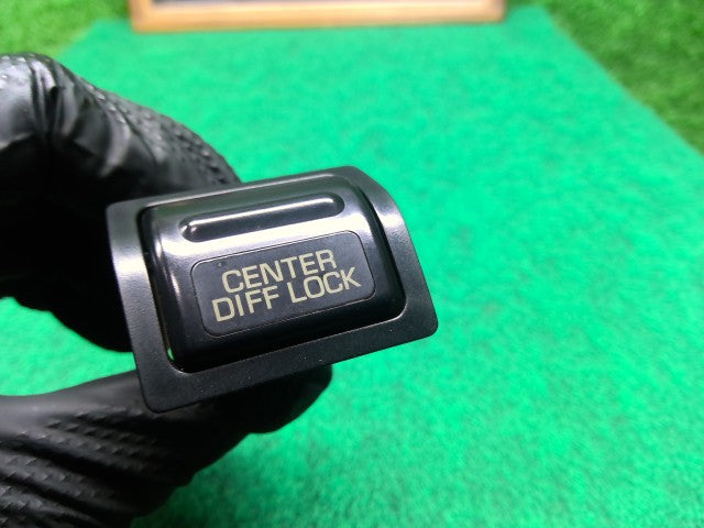 【中古】ランドクルーザー S-HDJ81V センターデフロック スイッチ