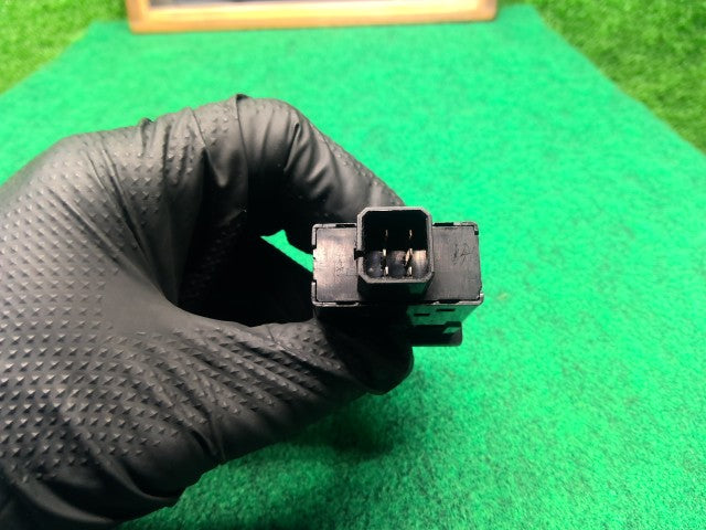 【中古】ランドクルーザー S-HDJ81V リアヒータースイッチ 84730-60030