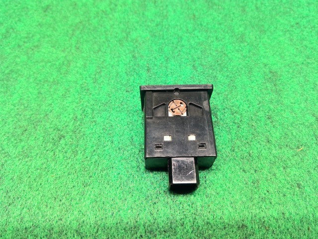 【中古】ランドクルーザー S-HDJ81V リアヒータースイッチ 84730-60030