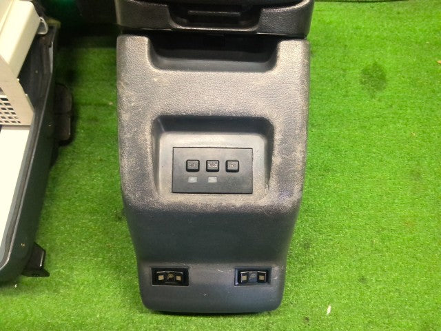 【中古】ランドクルーザー S-HDJ81V センターコンソールボックス 冷蔵庫ジャンク