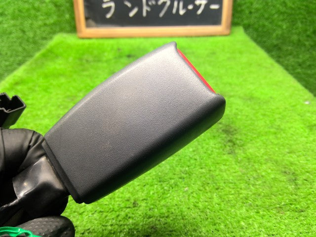【中古】ランドクルーザー S-HDJ81V ドライバーシートベルト 受けのみ