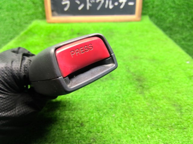 【中古】ランドクルーザー S-HDJ81V ドライバーシートベルト 受けのみ