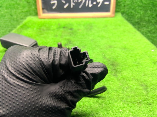 【中古】ランドクルーザー S-HDJ81V ドライバーシートベルト 受けのみ
