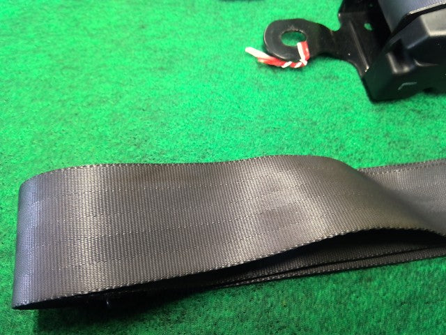 【中古】ランドクルーザー S-HDJ81V リアシートベルト 73380-60021-B0
