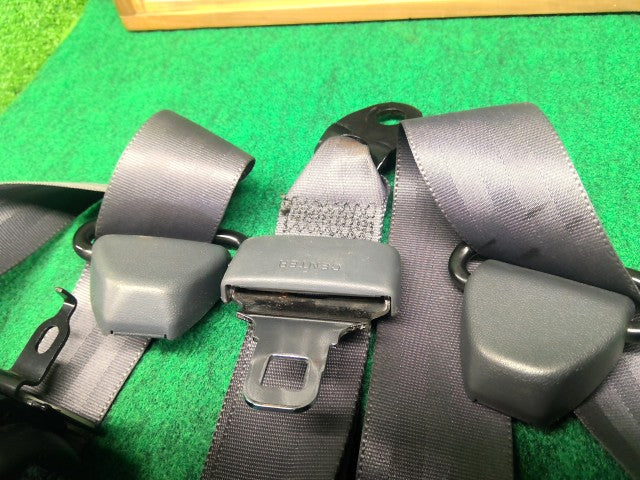 【中古】ランドクルーザー S-HDJ81V リアシートベルト 73380-60021-B0