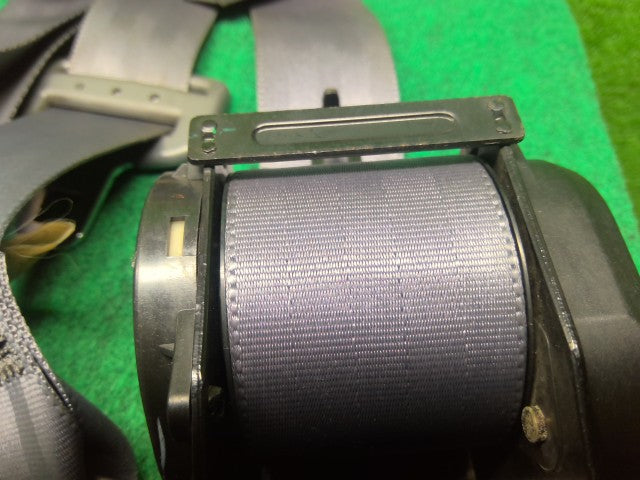 【中古】ランドクルーザー S-HDJ81V リアシートベルト 73380-60021-B0