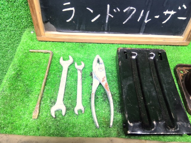 【中古】ランドクルーザー S-HDJ81V 車載工具 6M1