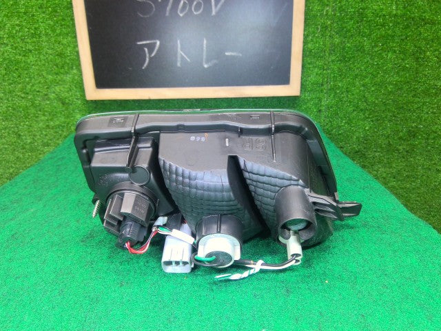 【中古】ハイゼットアトレ 3BD-S700V 右テールランプ 81551-B5120