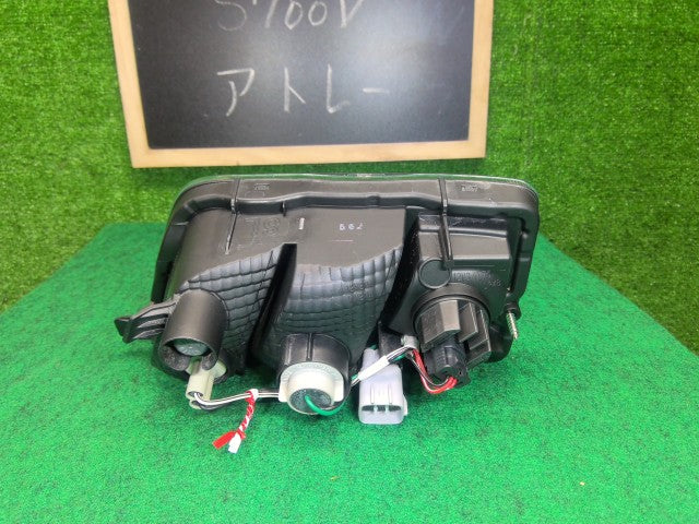 【中古】ハイゼットアトレ 3BD-S700V 左テールランプ 81561-B5120
