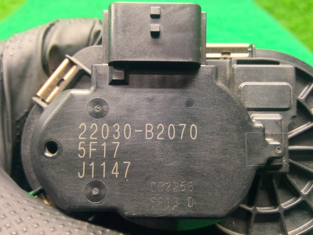 【中古】ハイゼットアトレ 3BD-S700V スロットルボディ 22030-B2070