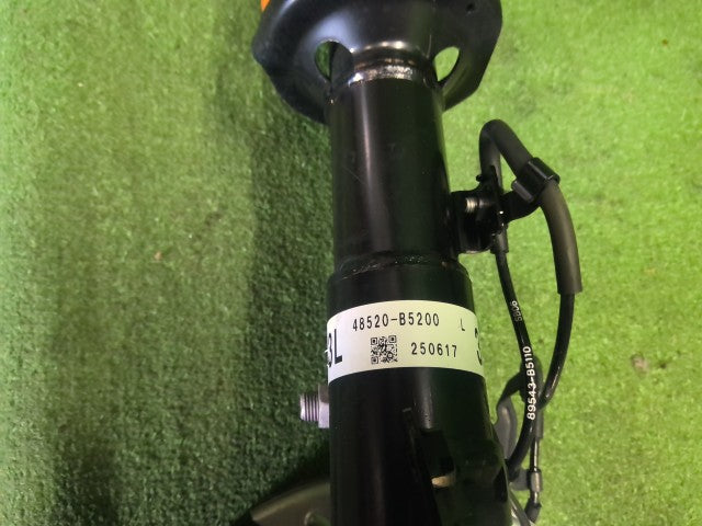 【中古】ハイゼットアトレ 3BD-S700V 左フロントストラットＡＳＳＹ 48520-B9510