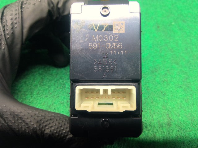 【中古】ハイゼットアトレ 3BD-S700V パワーウインドウスイッチ 84820-B5080
