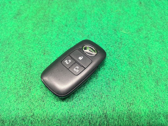 【中古】No2 ハイゼットアトレ 3BD-S700V キーレスリモコン