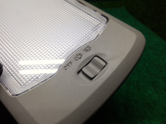 【中古】ハイゼットアトレ 3BD-S700V ルームランプ 81240-B5050-B0