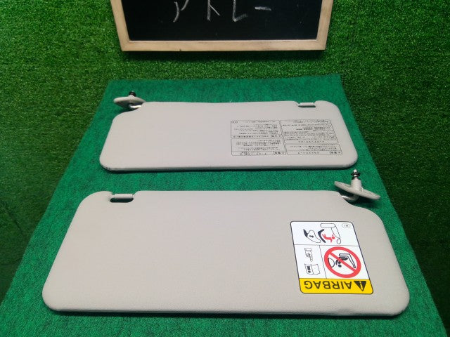 【中古】ハイゼットアトレ 3BD-S700V サンバイザー 74310-B5280-B0