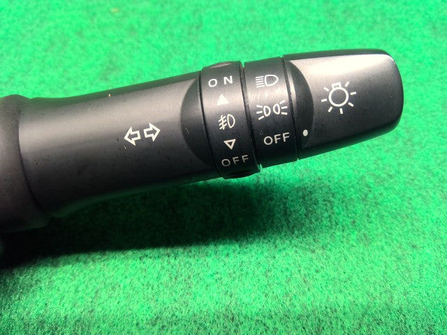 【中古】デイズ DBA-B21W ディマースイッチ 25550-6A00B