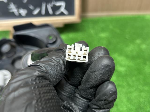 【中古】ムーヴキャンバス 5BA-LA800S 右テールランプ 右ブレーキランプ