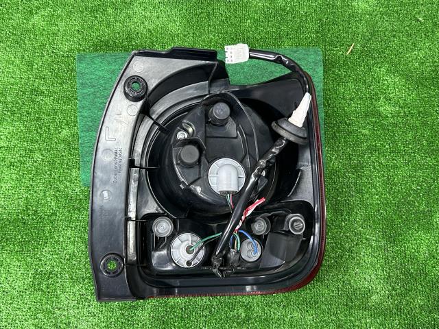 【中古】ムーヴキャンバス 5BA-LA800S 左テールランプ 左ブレーキランプ