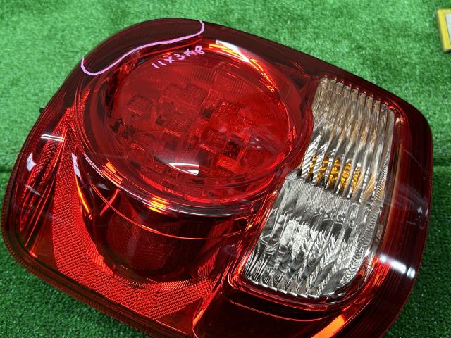 【中古】ムーヴキャンバス 5BA-LA800S 左テールランプ 左ブレーキランプ