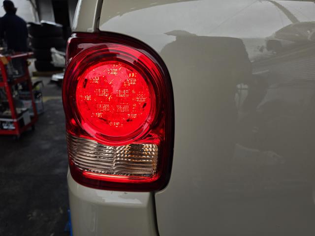 【中古】ムーヴキャンバス 5BA-LA800S 左テールランプ 左ブレーキランプ