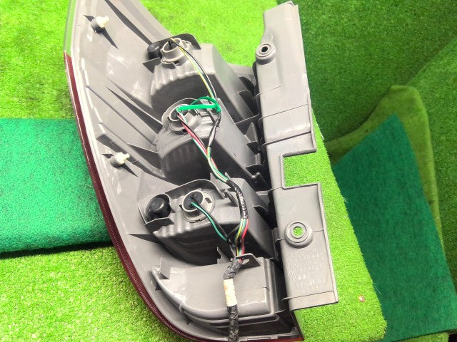 【中古】ゼスト CBA-JE2 右テールランプ 33501-SYA-003