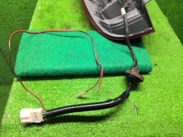 【中古】ゼスト CBA-JE2 右テールランプ 33501-SYA-003