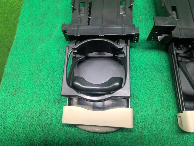ミラココア ドリンクホルダー DBA-L685S 55618-B2290-E0 R59 自社品番260326 中古
