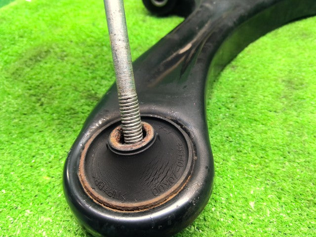 【中古】アルト DBA-HA25S 右フロントロアアーム 45201-85K10