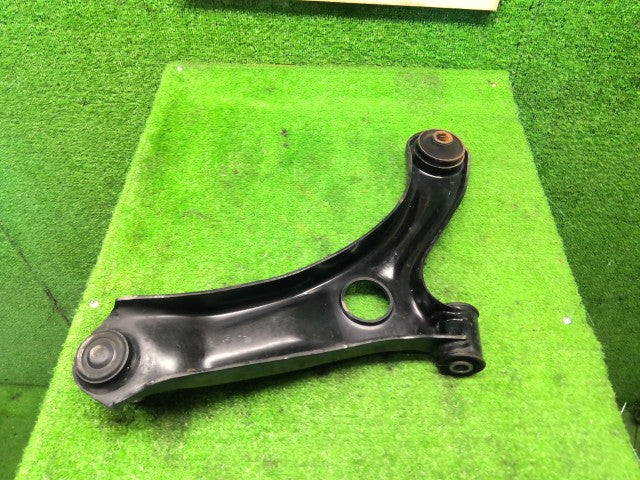 【中古】アルト DBA-HA25S 左フロントロアアーム 45202-85K10