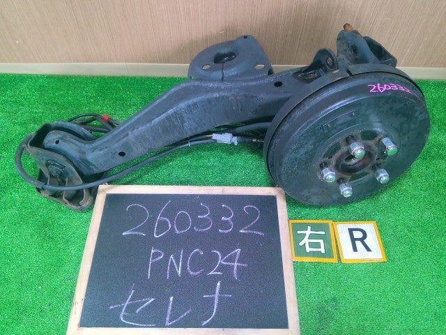 【中古】セレナ GF-PNC24 右リア ナックルハブ