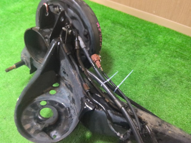 【中古】セレナ GF-PNC24 左リアナックルハブ アーム