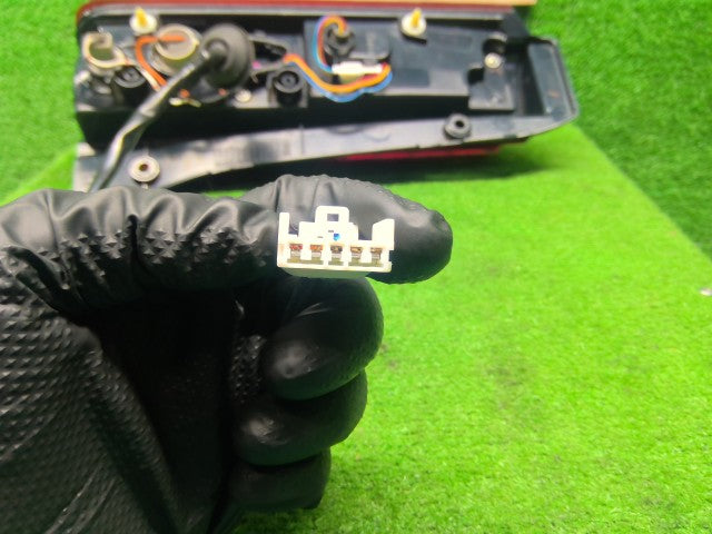 【中古】オッティ DBA-H92W 右テールランプ 26550-6A01K