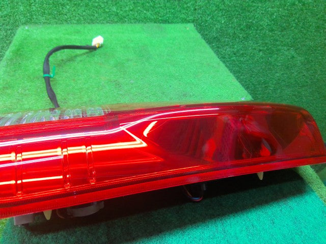 【中古】オッティ DBA-H92W 右テールランプ 26550-6A01K