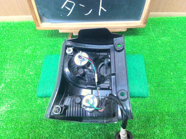 【中古】タント DBA-L375S 右テールランプ 右ブレーキランプ