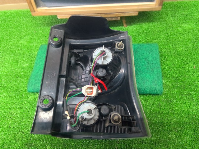 【中古】タント DBA-L375S 左テールランプ 左ブレーキランプ