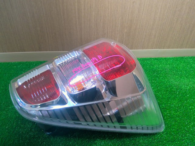 【中古】ラッシュ ABA-J210E 右テールランプ 81550-B4070