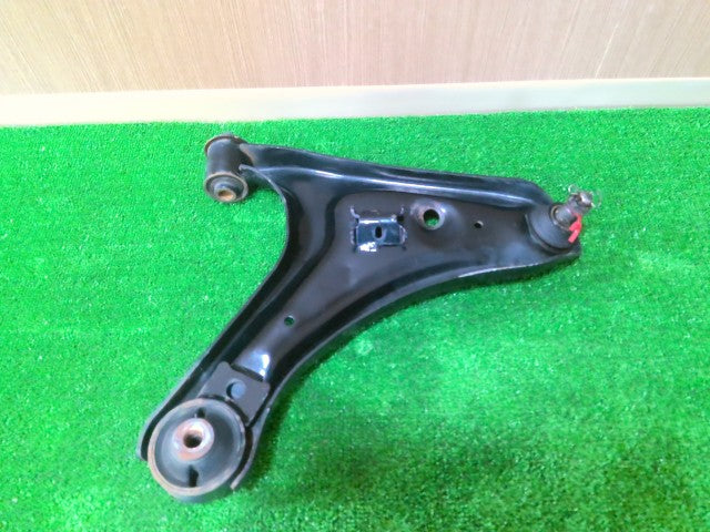 【中古】ラッシュ ABA-J210E 左フロントロアアーム 48069-B4011