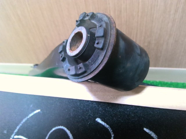 【中古】ラッシュ ABA-J210E 左フロントロアアーム 48069-B4011