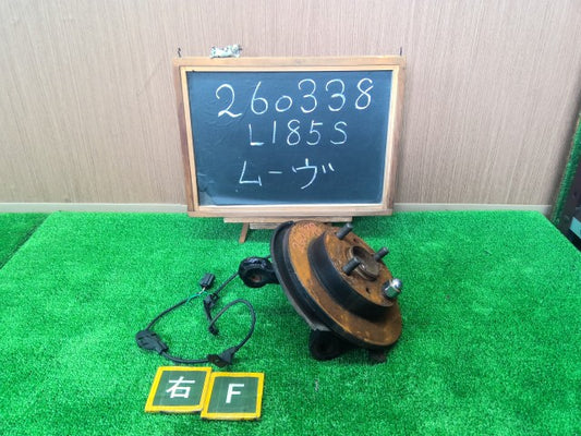 【中古】ムーヴ DBA-L185S 右フロントナックルハブ 43211-B2040