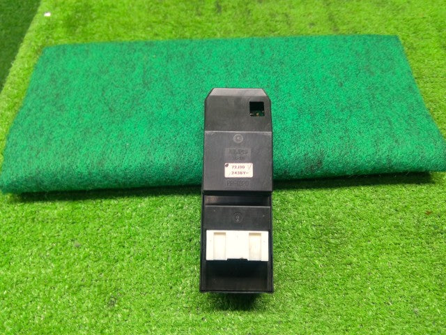 セルボ パワーウインドウスイッチ CBA-HG21S 37990-72J30