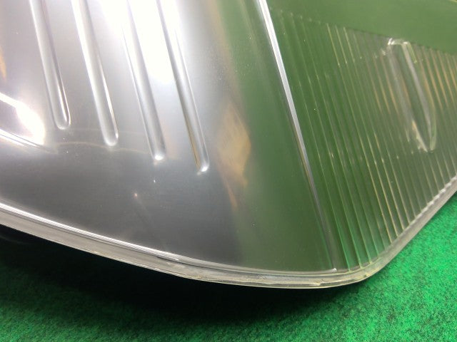 【中古】アクア DAA-NHP10 右テールランプ 81550-52A83