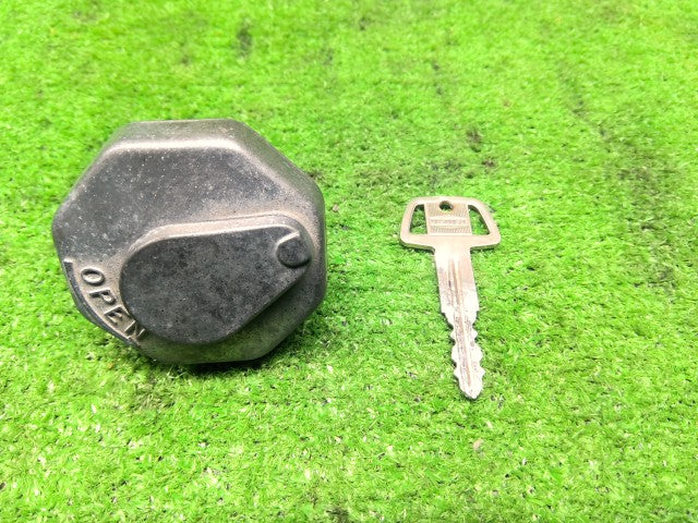 ミニキャブ 燃料キャップ GD-U62T MB653519