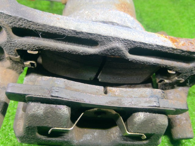 ミニキャブ 右Ｆキャリパー GD-U62T MR493164