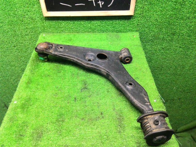 ミニキャブ 右Ｆロアアーム GD-U62T MR554690