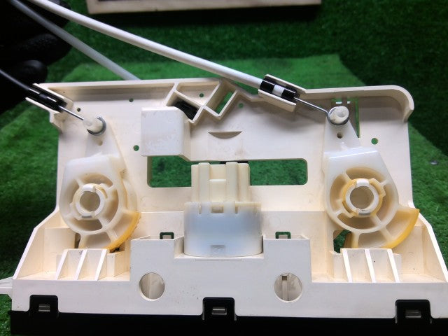 ミニキャブ Ａ／Ｃスイッチパネル GD-U62T MR564346